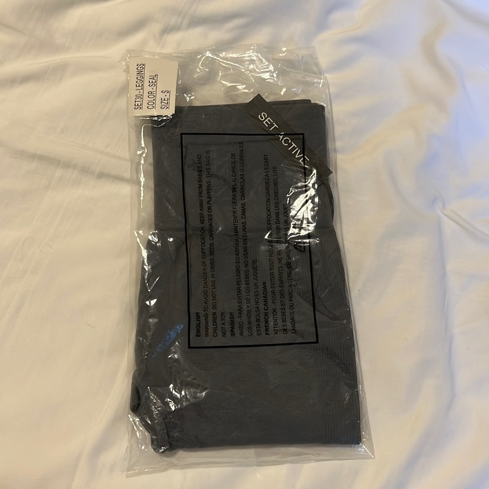 small set active leggings